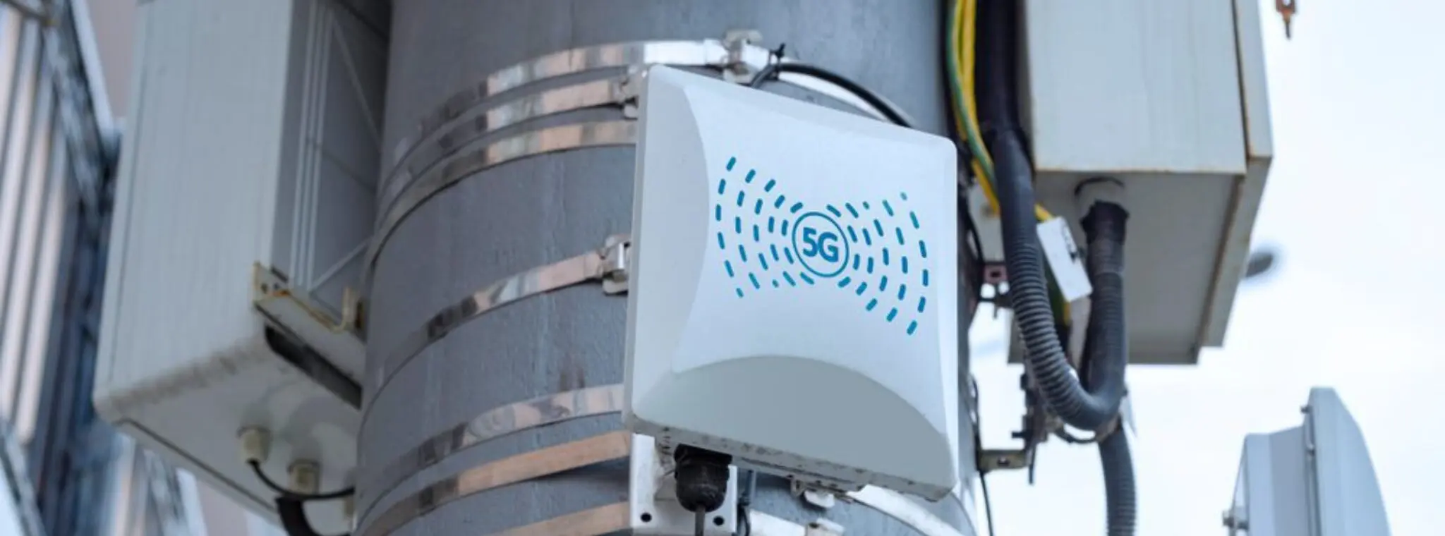 5g transmitter on a pole 5GSA