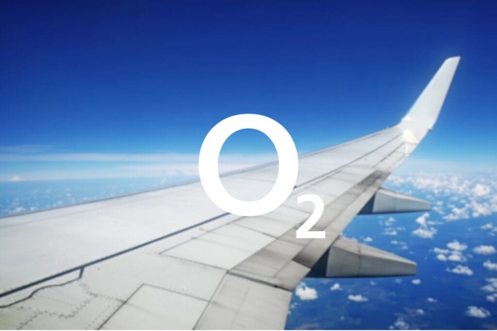 O2 roaming -Airplane wing in the sky with O2 logo